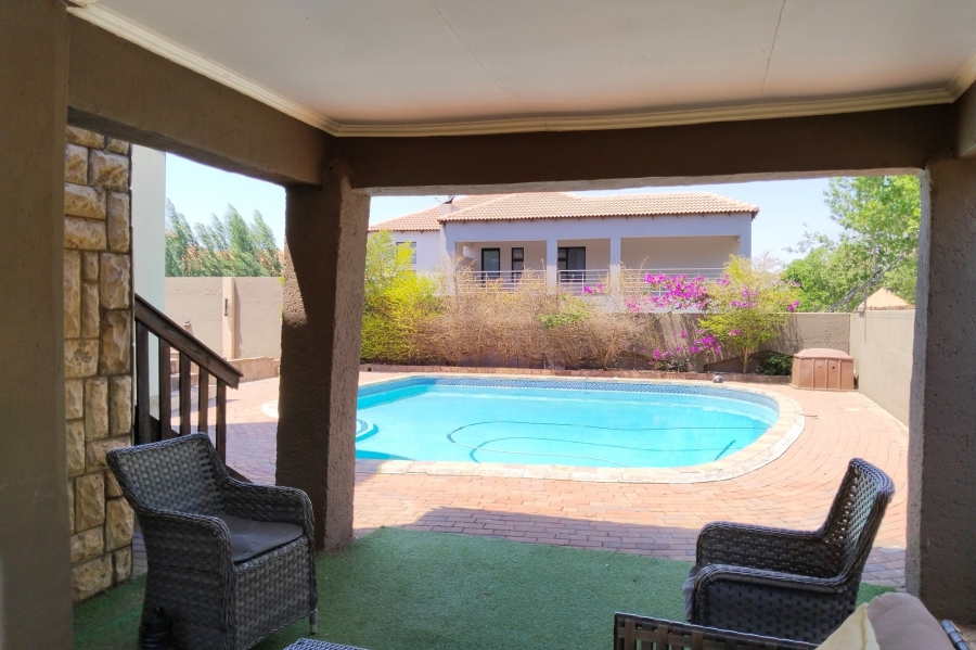 5 Bedroom Property for Sale in Birdwood Estate North West